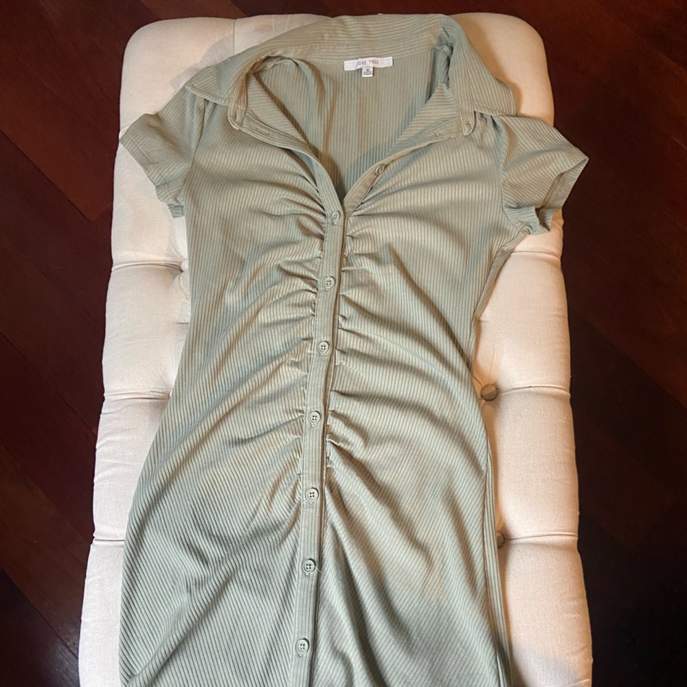 Button up Collared Body-con Dress